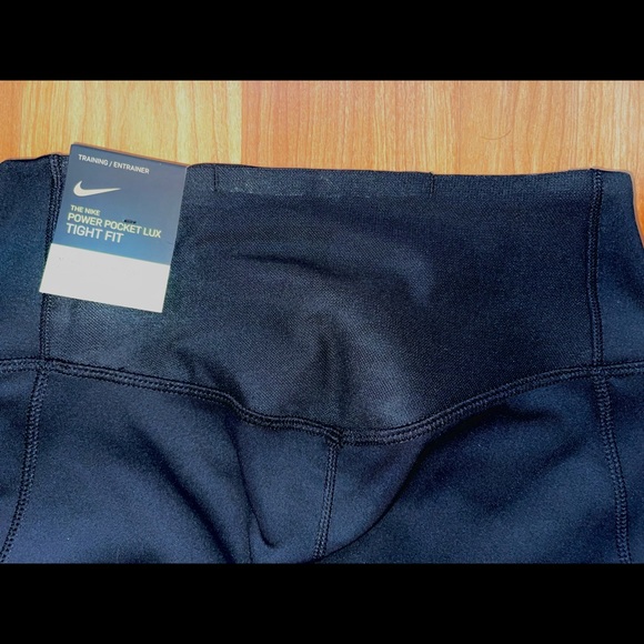 NWT Nike Luxe Pocket Tights Last Chance!  Make Offers! - Picture 14 of 14